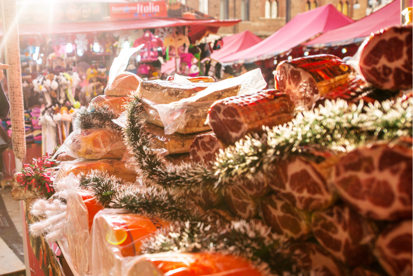 italian Christmas traditions market