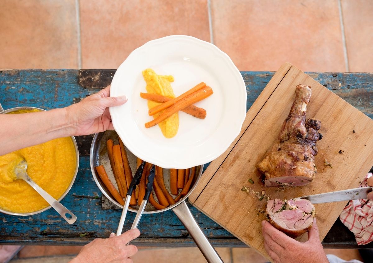 former Cook'n With Class Uzes - Let's Eat The World