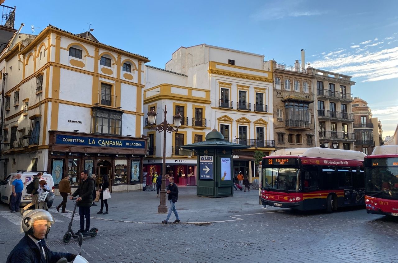 La Campana Seville and buses